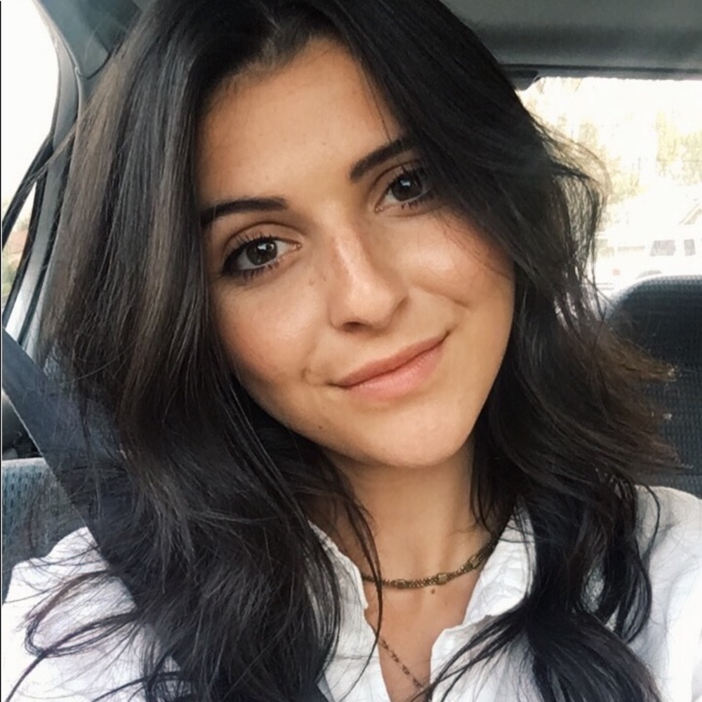 Meet your Posher, Sarra